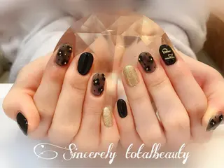 ネイル SINCERELY シンシアリー🌈のネイルデザイン