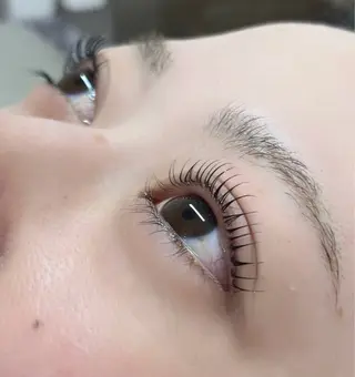 マツエク・マツパ 0's【エンズ】知立店所属・山﨑 佳子の眉毛・アイブロウイメージ