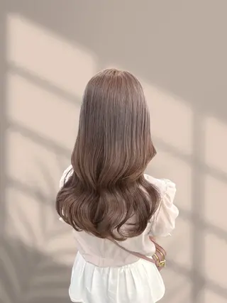 ロング くすみミルクティー／ ブラウン🪡TOWAのヘアスタイル