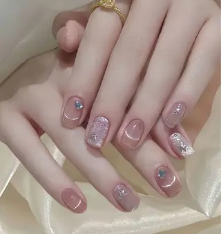 ネイル LEDアイラッシュ ∩_∩アオイのマツエク・マツパデザイン