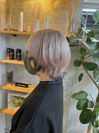 ショート カラー ハイトーンカラ ー/小川のヘアスタイル