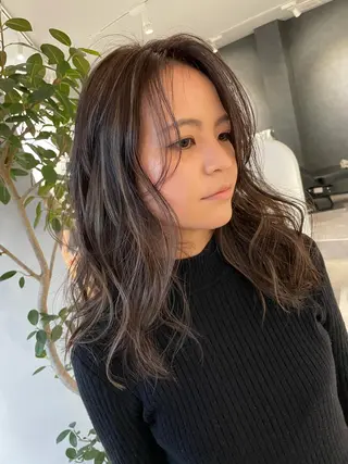 セミロング 岸川 恭子のヘアスタイル