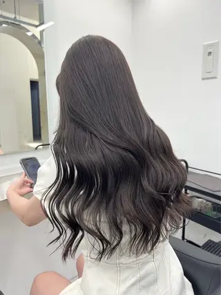 ロング カラー 石川 莉汐のヘアスタイル