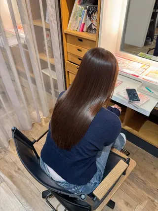 セミロング afloatkobe所属・美髪/髪質改善 川口凌弥のヘアスタイル