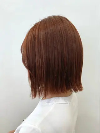 ショート カラー ぱつっとボブ/ 小野あかねのヘアスタイル