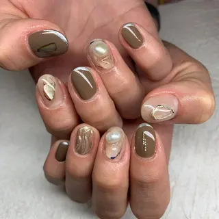 ネイル repos~ルポ~所属・里見 麗のネイルデザイン