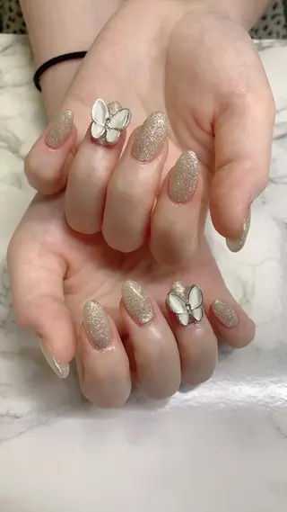 ネイル はな💎ネイル ワンホン、長さ出しのネイルデザイン