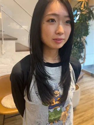 セミロング カラー 池田理紗/メンズ カット/切りっぱなしのヘアスタイル