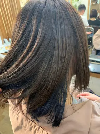セミロング カラー エンドウ　ミノリ🤎 /半個室/レイヤーのヘアスタイル