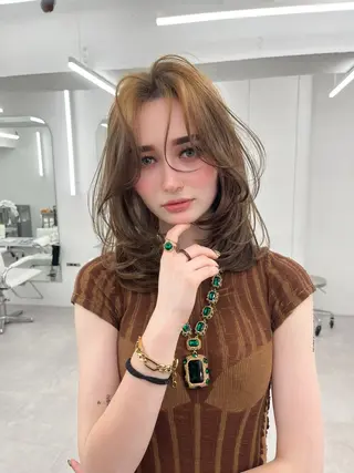 セミロング カラー 透明感カラー✨🩵 韓国ヘアkanatoのヘアスタイル