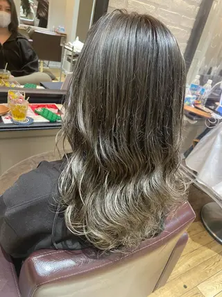 セミロング 柳井 瑠菜のヘアスタイル
