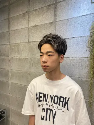 ショート カラー 友利 翔太のヘアスタイル