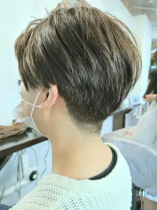 ショート カラー 【大宮】デザイナー Anne 諳 アンのヘアスタイル