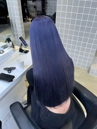 ロング 寒色＆ブリーチ特化 寒色MiOのヘアスタイル