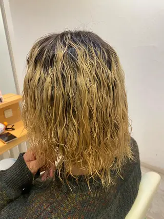 ミディアム パーマ Design Color🐰アユミのヘアスタイル