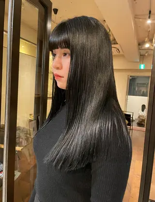 ロング ファッションに 溶け込むstyleのヘアスタイル
