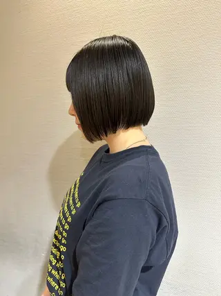 ミディアム カラー 塩澤 榛奈のヘアスタイル