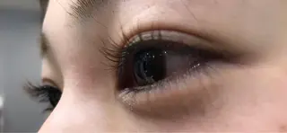 マツエク・マツパ 保子 祐里香のヘアスタイル