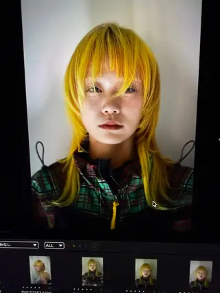 ミディアム カラー うえみ 寿々のヘアスタイル