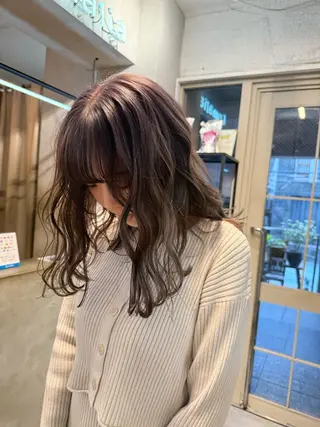 ミディアム カラー ミルクティー× グレージュMOMOのヘアスタイル