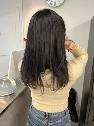 ミディアム INORI /フェイスレイヤーのヘアスタイル