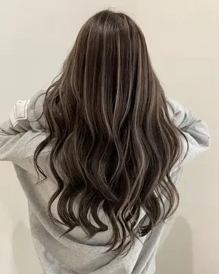 カラー 田中 莉香のヘアスタイル