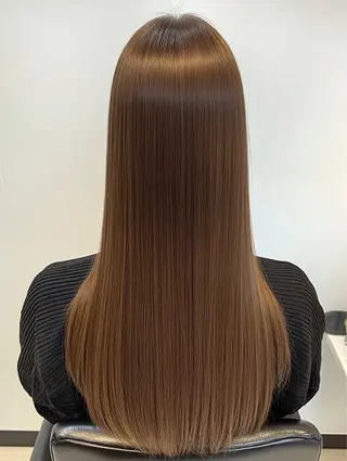 セミロング 艶髪デザイナー ユウタ｜髪質改善特化のヘアスタイル