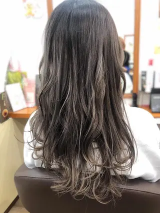 ロング YAP！HAIR所属・YAP！HAIR トコツメアヤノのヘアスタイル