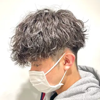 ショート パーマ ヘアアレンジ メンズ 艶カラー の達人のヘアスタイル