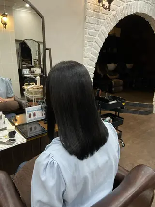 カラー Mejia Riseのヘアスタイル
