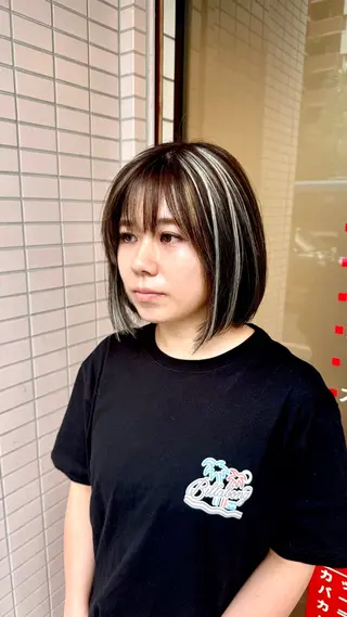 ショート カラー Cure2所属・🌈白いハイライト 🌈 🐶ノザワ🐶のヘアスタイル