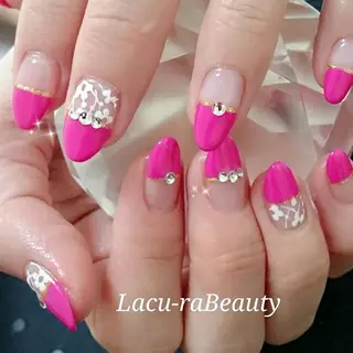 ネイル 小顔と腸の専門店 ラクーラビューティのエステ・リラクイメージ