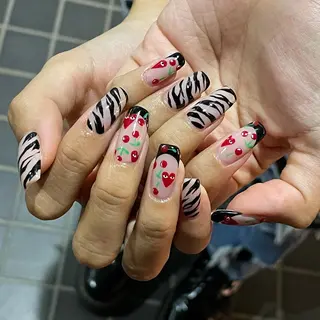 ネイル 中牟田 彩水のネイルデザイン