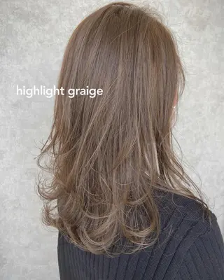 ミディアム 小田 莉加子のヘアスタイル