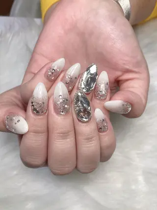 ネイル U·Mi nail salon所属・U·MI 上野御徒町店のネイルデザイン