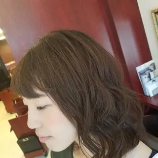 ミディアム カラー パーマ 麻里 杏彩のヘアスタイル