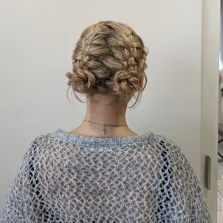 ミディアム 髪質改善/お呼ば れヘア/透明感カラーのヘアスタイル