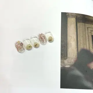 ネイル anyora nail salon所属・大人ワンホン キラキラ／Ayanoのネイルデザイン