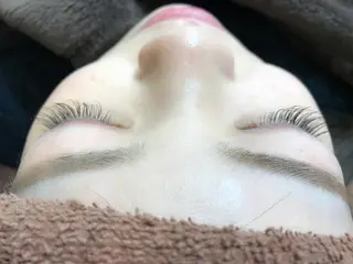 マツエク・マツパ 保子 祐里香のヘアスタイル