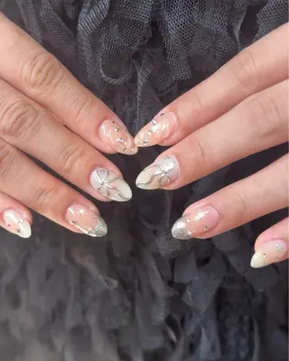 ネイル nail salon CAREY 🎀のネイルデザイン