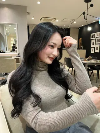 ロング カラー ウォーレントリコミニューヨーク表参道店所属・SANA. 💋のヘアスタイル