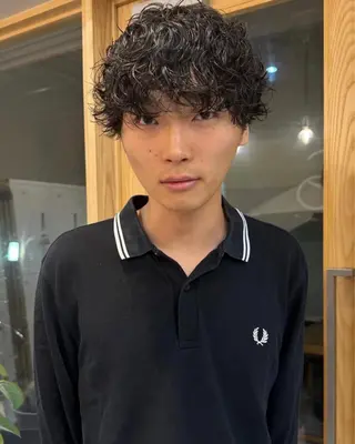 パーマ メンズ ナチュラル・ハイトー ン🏆HINOKIのヘアスタイル