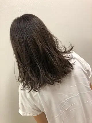 セミロング カラー 田鎖 英樹のヘアスタイル