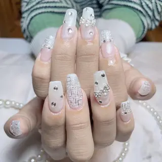 ネイル RAFFINE 月🦋🩵のネイルデザイン