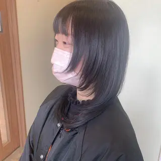 セミロング NUMBER_ ユイナのヘアスタイル