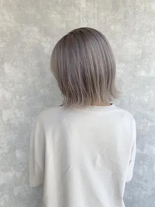 ショート カラー 入江 允のヘアスタイル