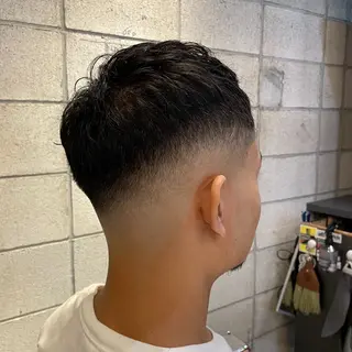 ショート メンズ FRANK’S BARBER&BEER CLUB 日比谷店所属・TAKU /フェード/パーマのヘアスタイル