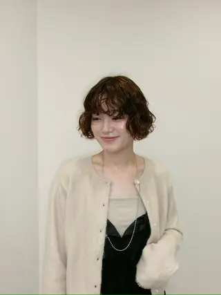 ショート パーマ era所属・azumi/ボブ/暖 色/オリーブ/縮毛のヘアスタイル