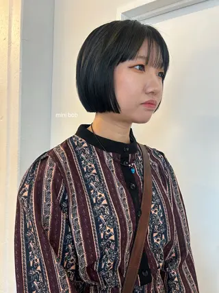 ショート レイヤーカット/ 透明感カラーmikuのヘアスタイル