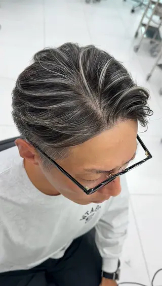 メンズ 白髪ぼかし/白髪 メッシュ/ゆうとのヘアスタイル